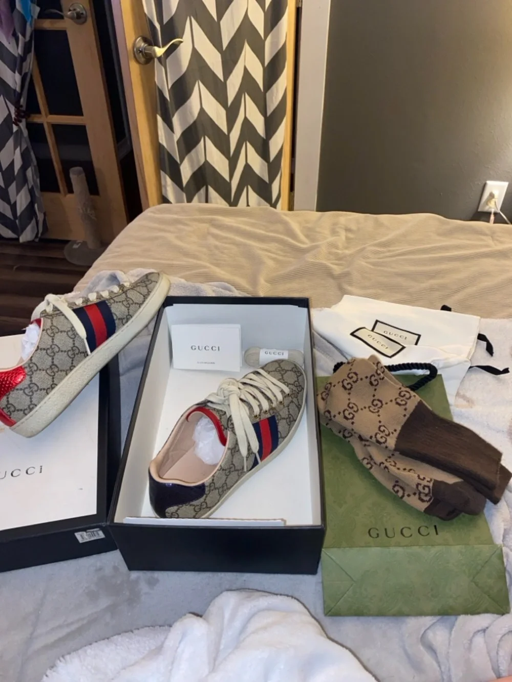 Gucci Beige Monogram Sneakers with Red and Blue Stripe - Picture 2 of 2